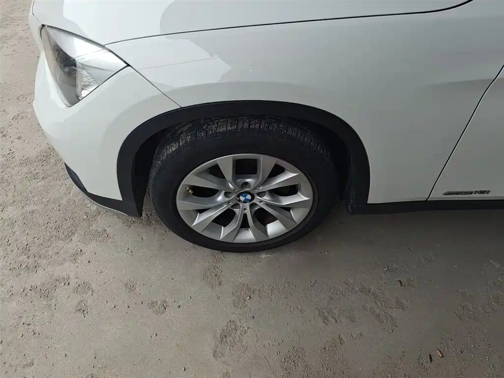 BMW X1 2014 sDrive18i Fashion Edition фото 23