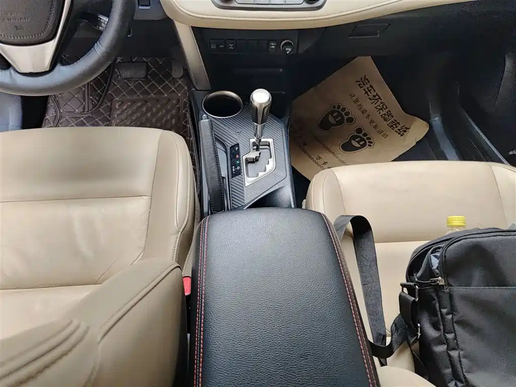 Toyota RAV4 Rongfang 2013 2.5L Auto 4WD Elite фото 6