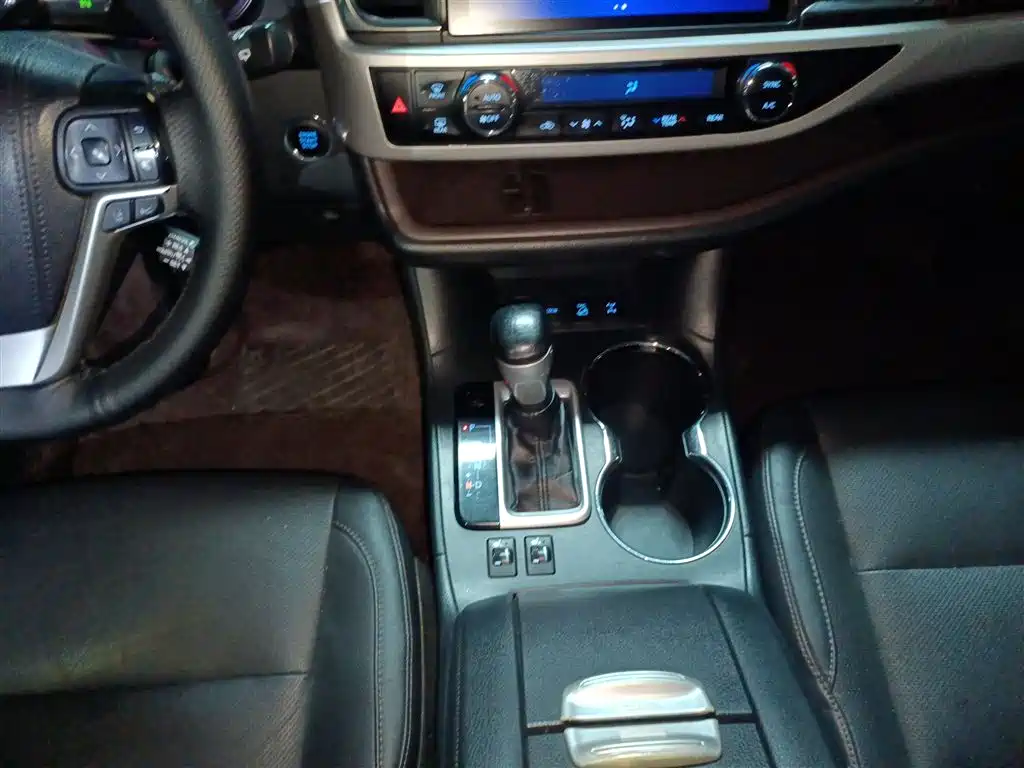 Toyota Highlander 2018 2.0T 4WD Luxury 7-seater (China V) фото 10