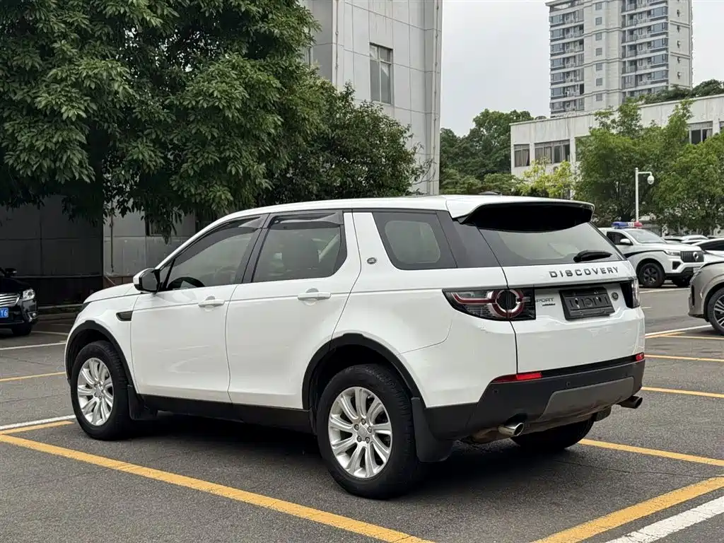 Land Rover Discovery Sport 2016 2.0T SE фото 4