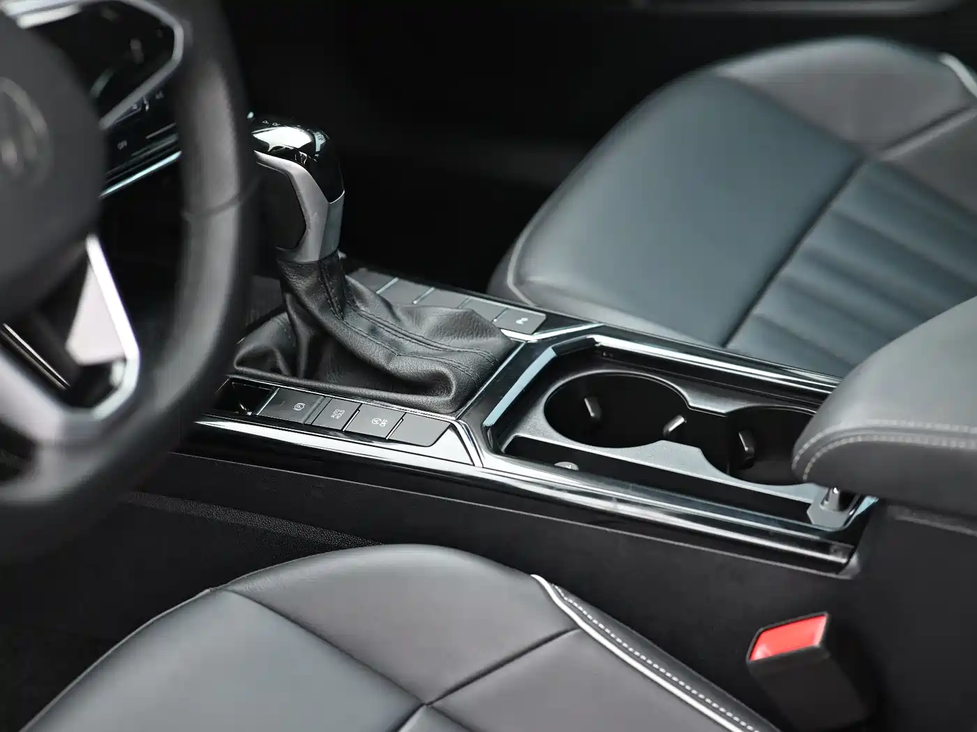 Volkswagen Passat 2023 330TSI Starlight Elite Edition фото 11