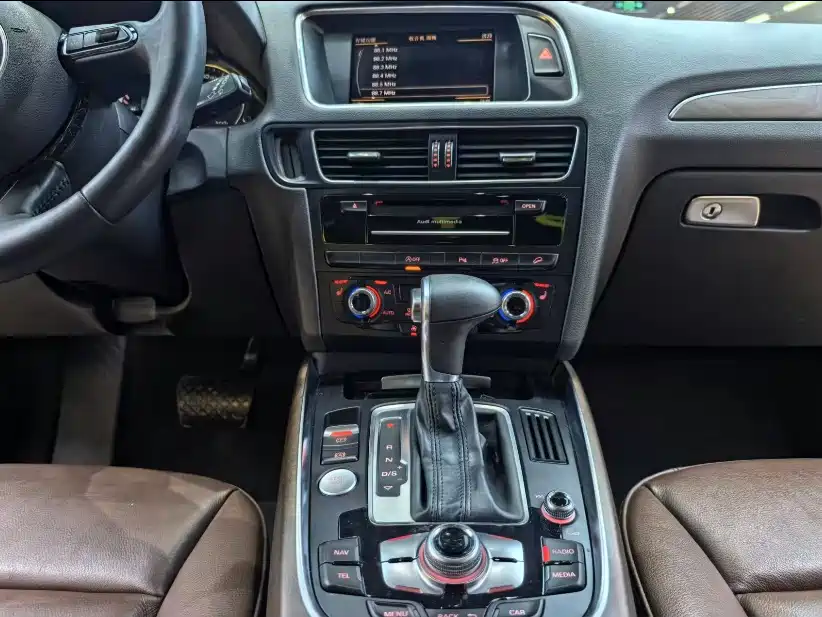 Audi Q5 2017 40 TFSI Comfort фото 10