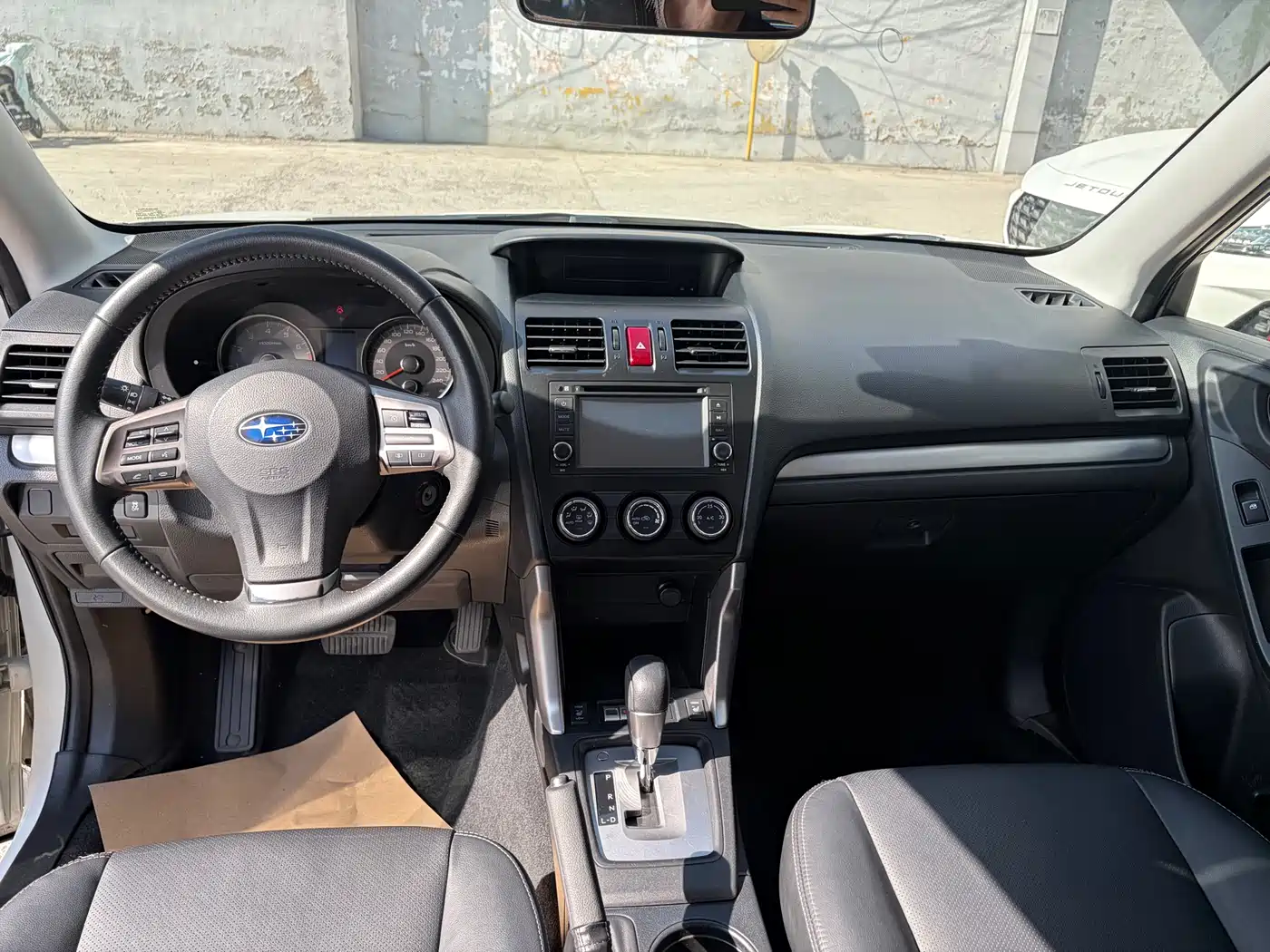 Subaru Forester 2013 2.0i Automatic Luxury Navigation Edition фото 8