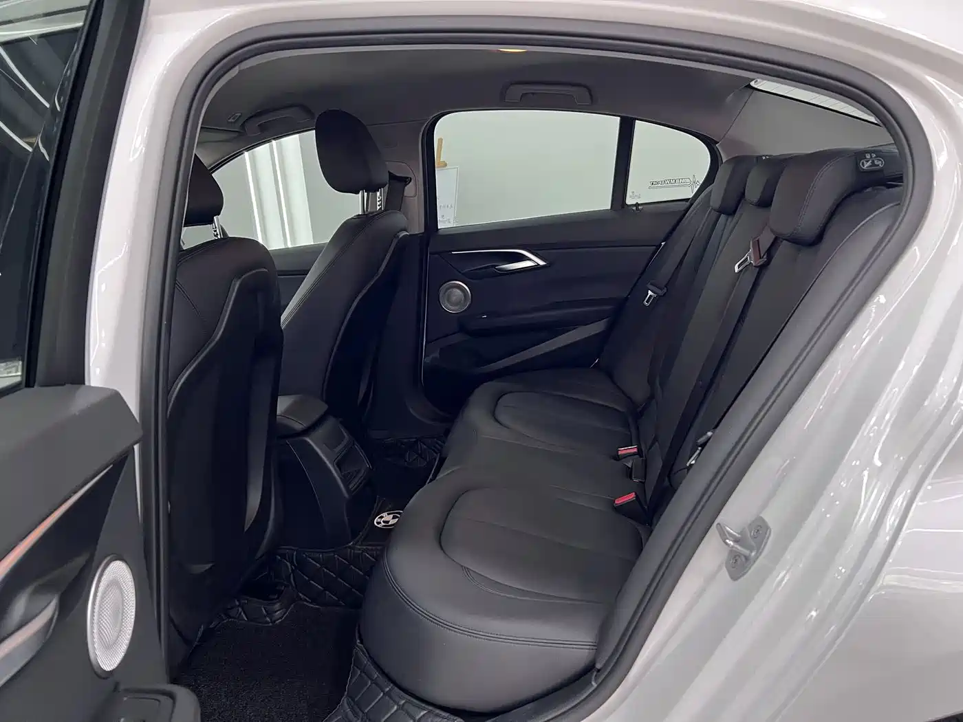 BMW 1 Series 2021 120i M Sport фото 16