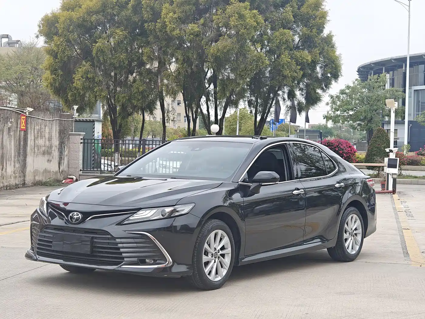Toyota Camry 2021 2.0G Luxury Edition