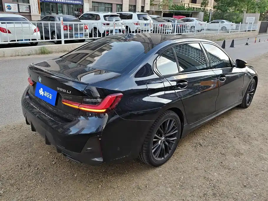 BMW 3 Series 2023 325i M Sport Black Night Package фото 3