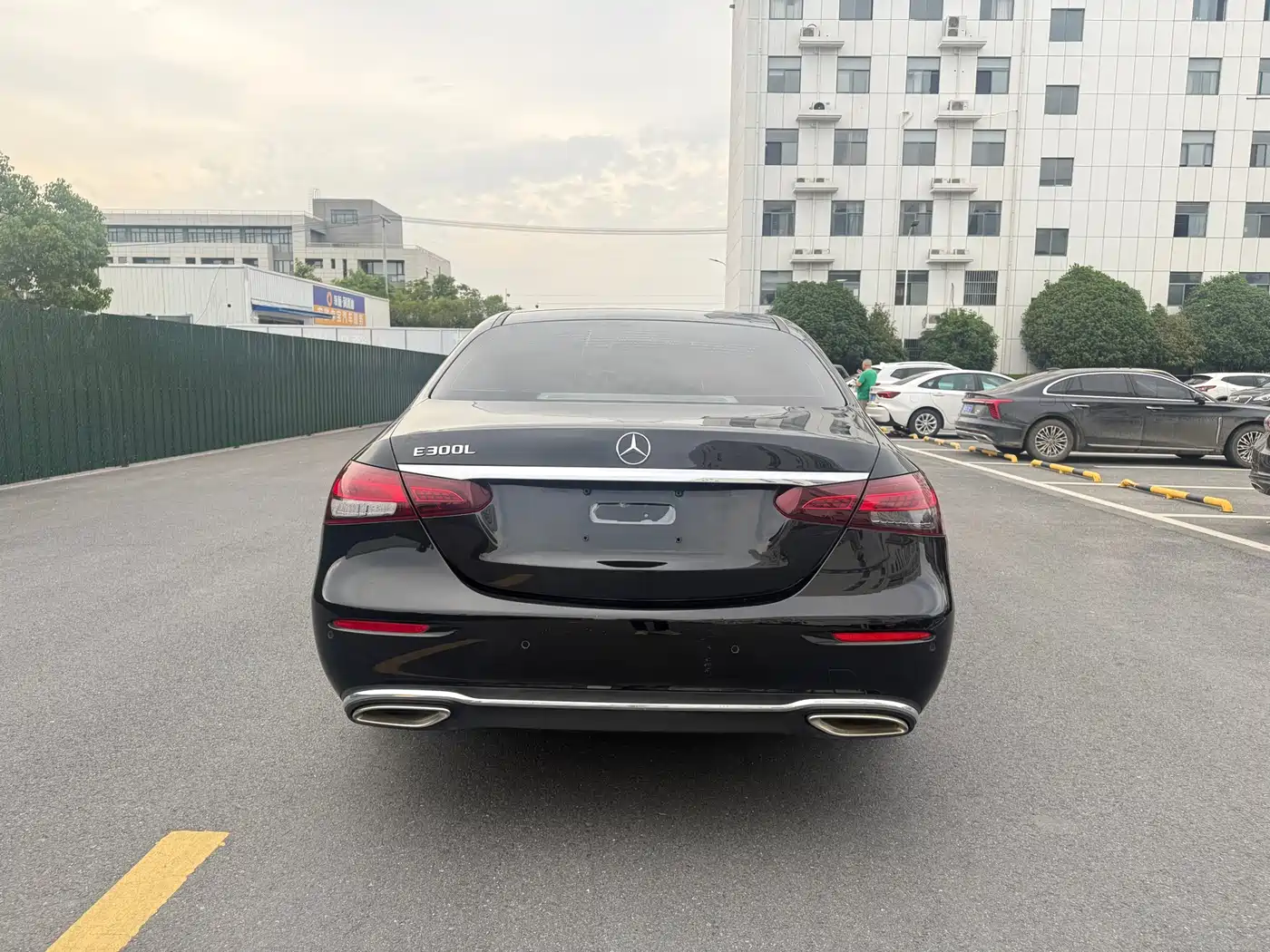 Mercedes-Benz E-Class 2022 E 300 L Fashion фото 10