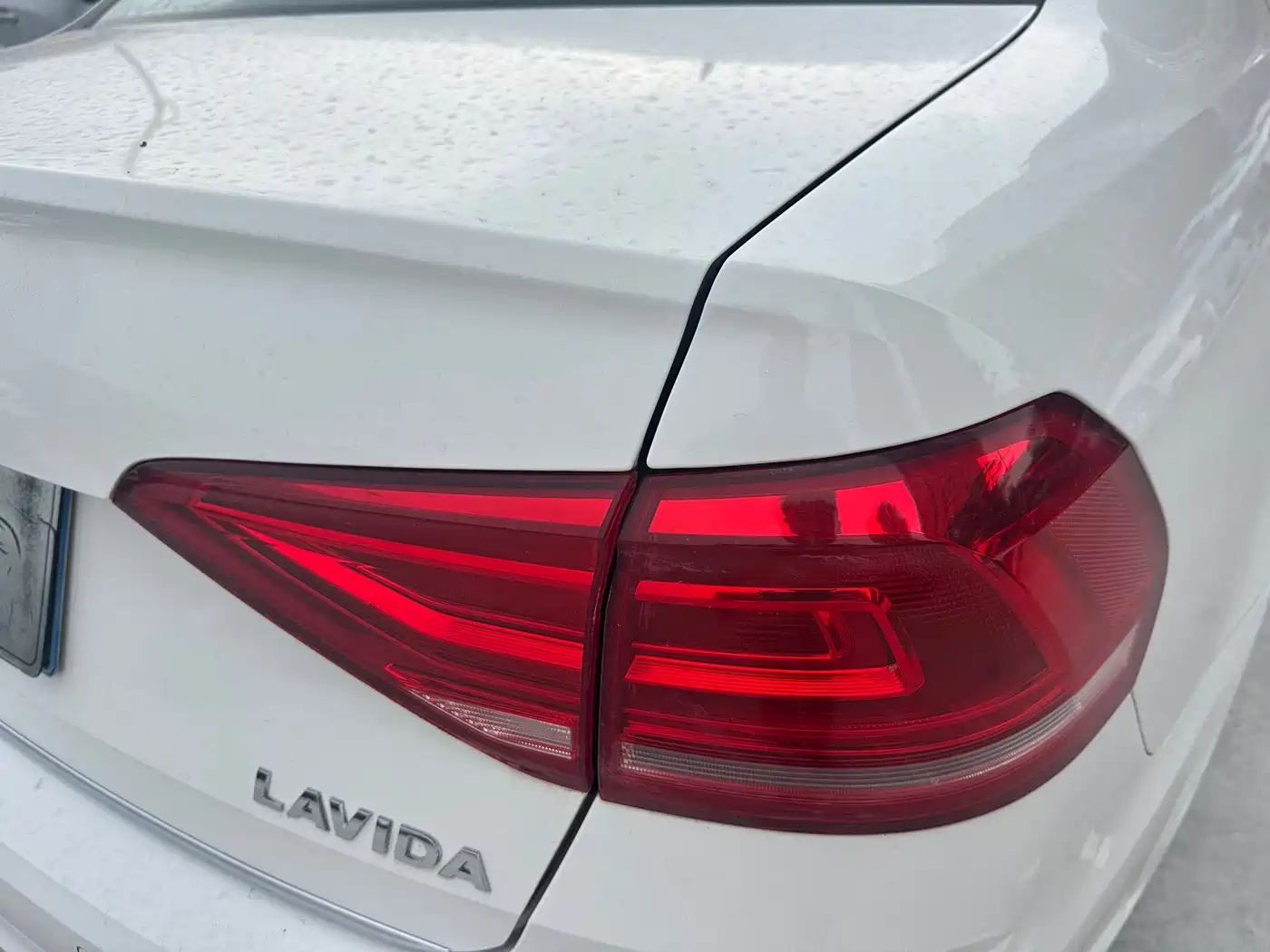 Volkswagen Lavida 2017 1.6L Automatic Comfort Edition фото 16