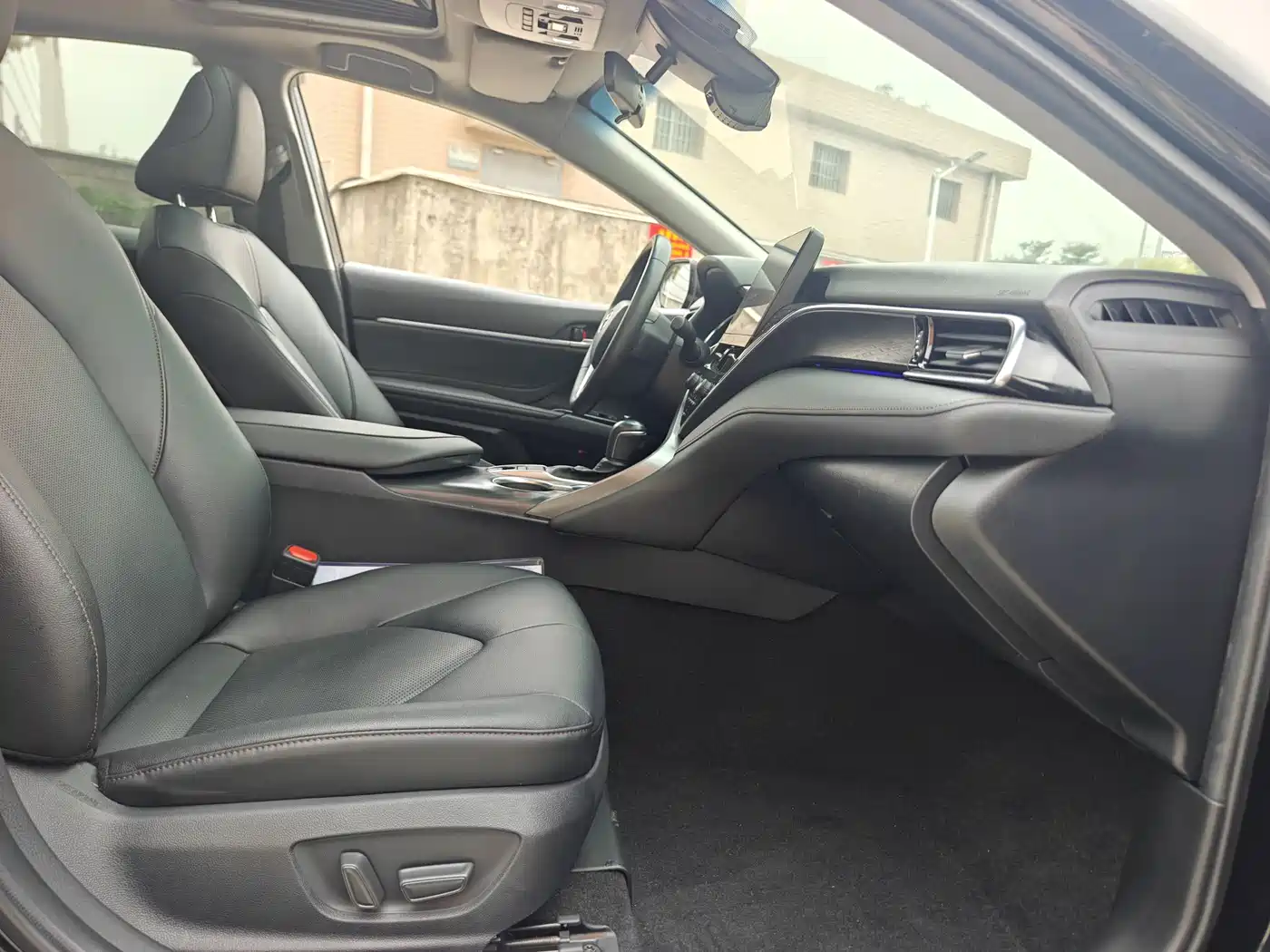 Toyota Camry 2021 2.0G Luxury Edition фото 17