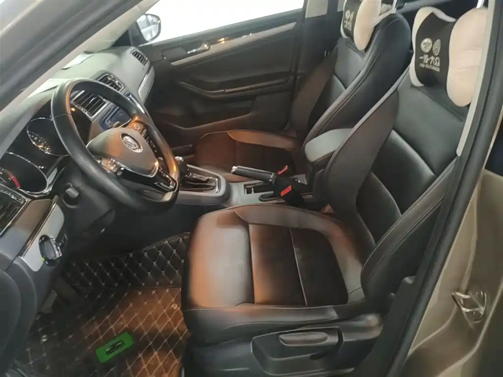 Volkswagen Sagitar 2017 230TSI Automatic Comfort фото 15