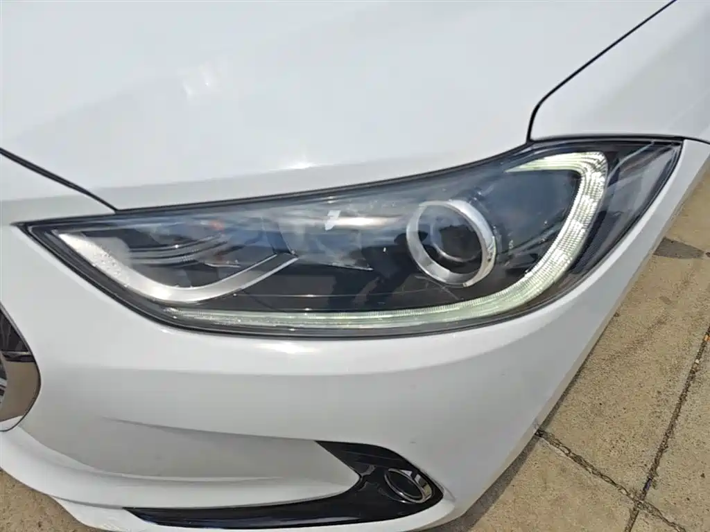 Hyundai Elantra 2016 Model 1.6L Automatic Smart Elite фото 24