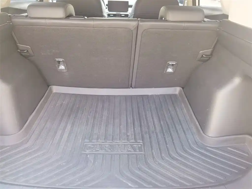 Фото 4 - Geely Coolray