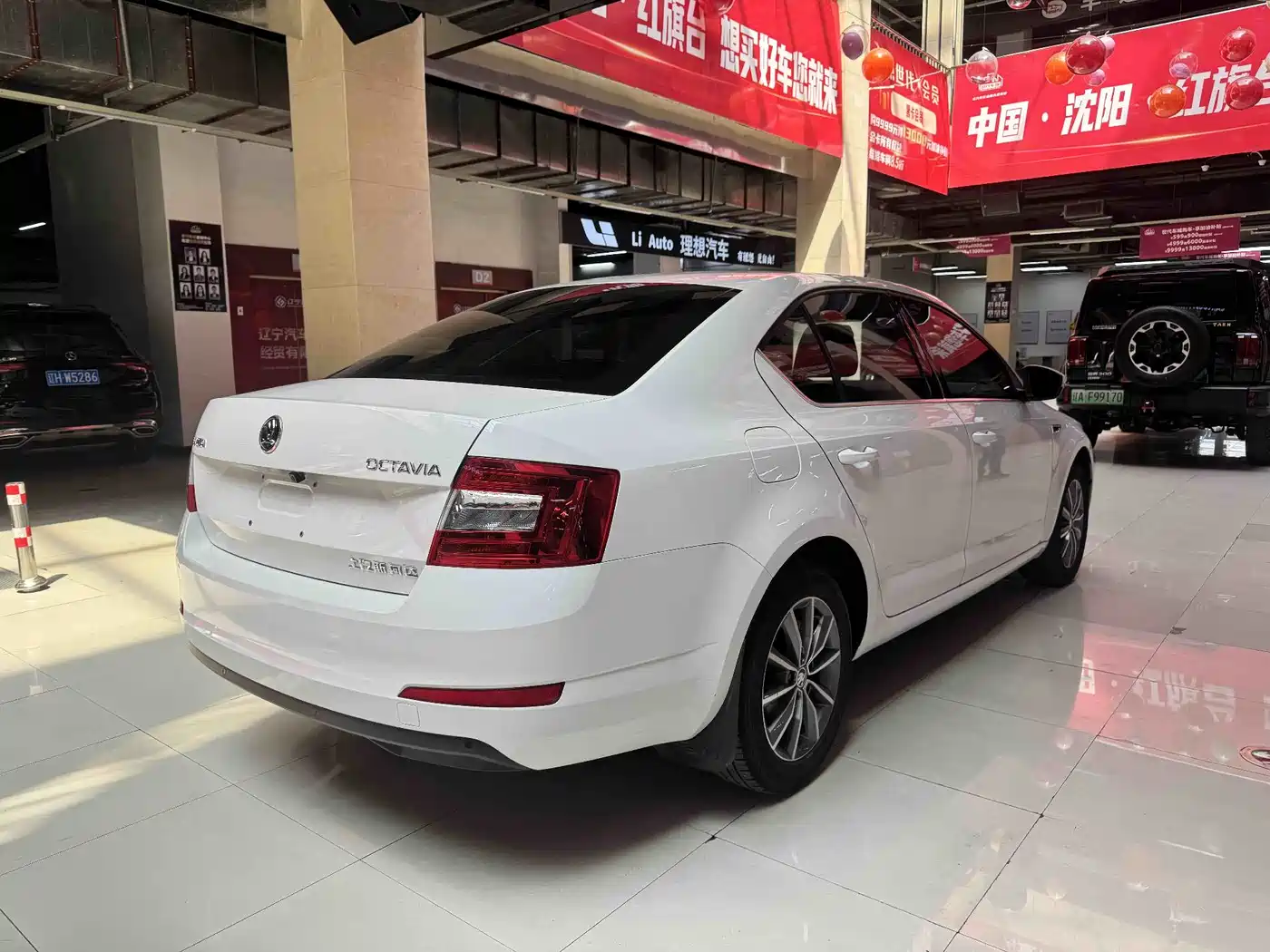 Škoda Octavia 2017 1.6L Automatic Pioneer Edition фото 8