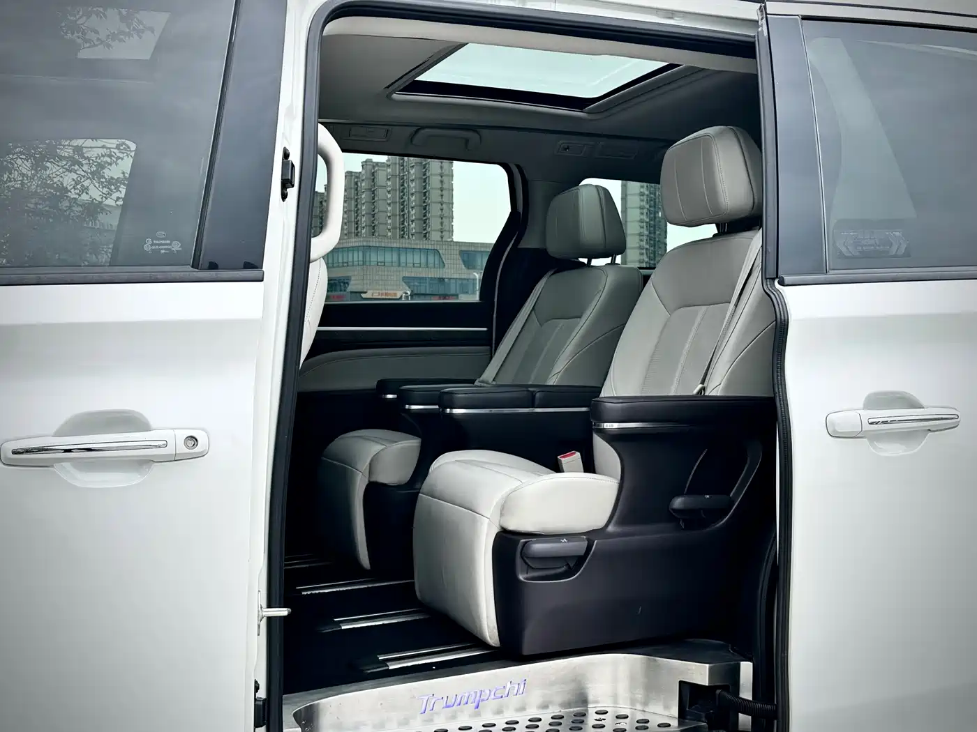 GAC Trumpchi Trumpchi M8 2021 Leading Show Series 390T Prestige Edition фото 9