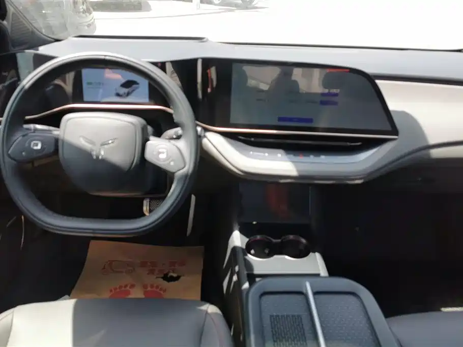 Hongqi EH7 2025 640 AWD Smart Selection Edition фото 12