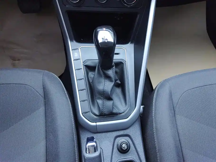 Volkswagen Polo 2023 Facelift Plus 1.5L Auto Joyful Living Edition фото 16
