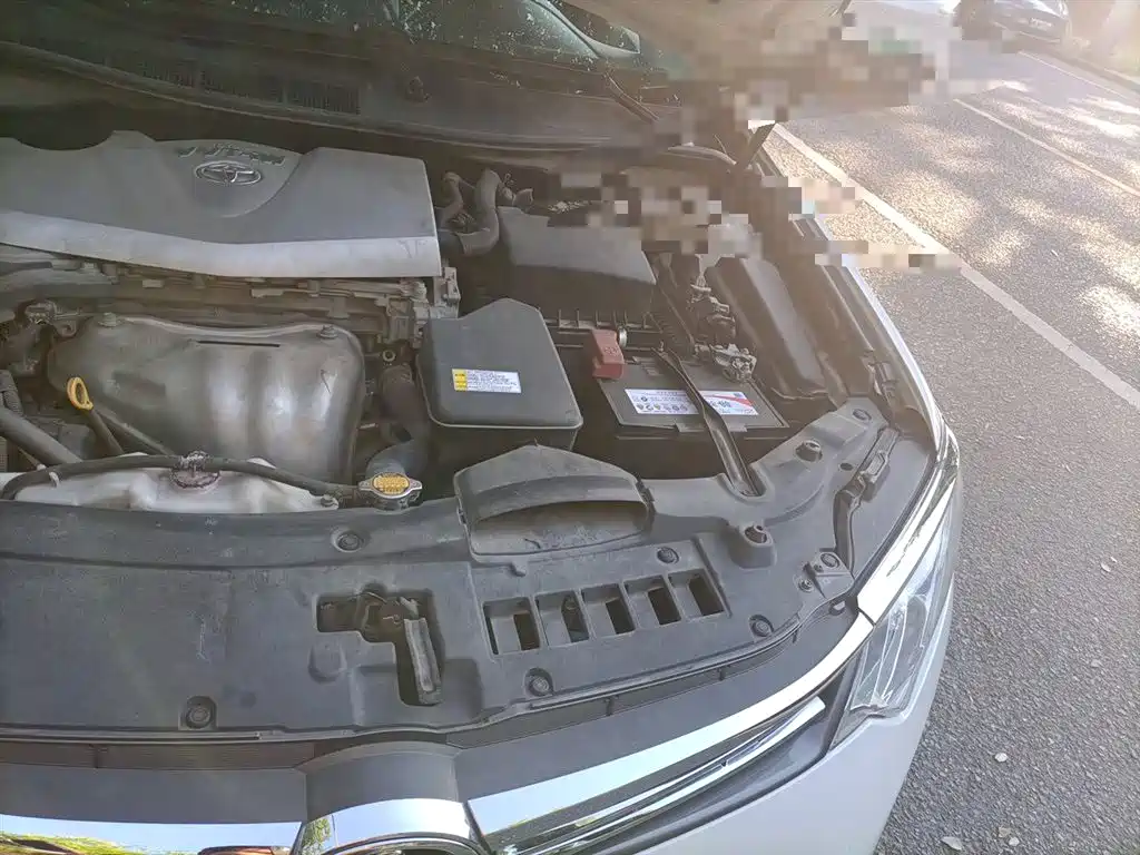 Toyota Camry 2015 2.0G Leading Edition фото 21