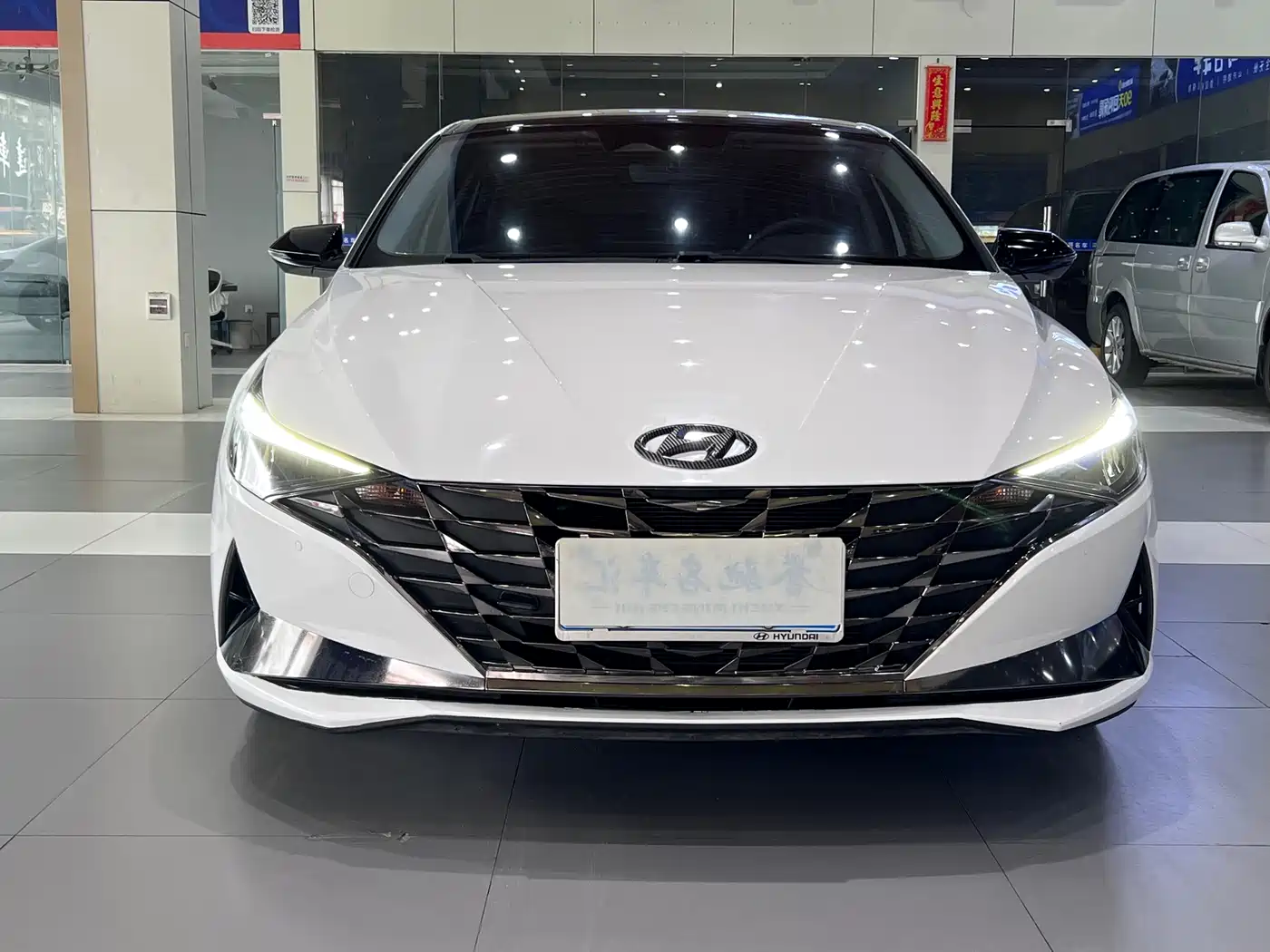 HYUNDAI ELANTRA