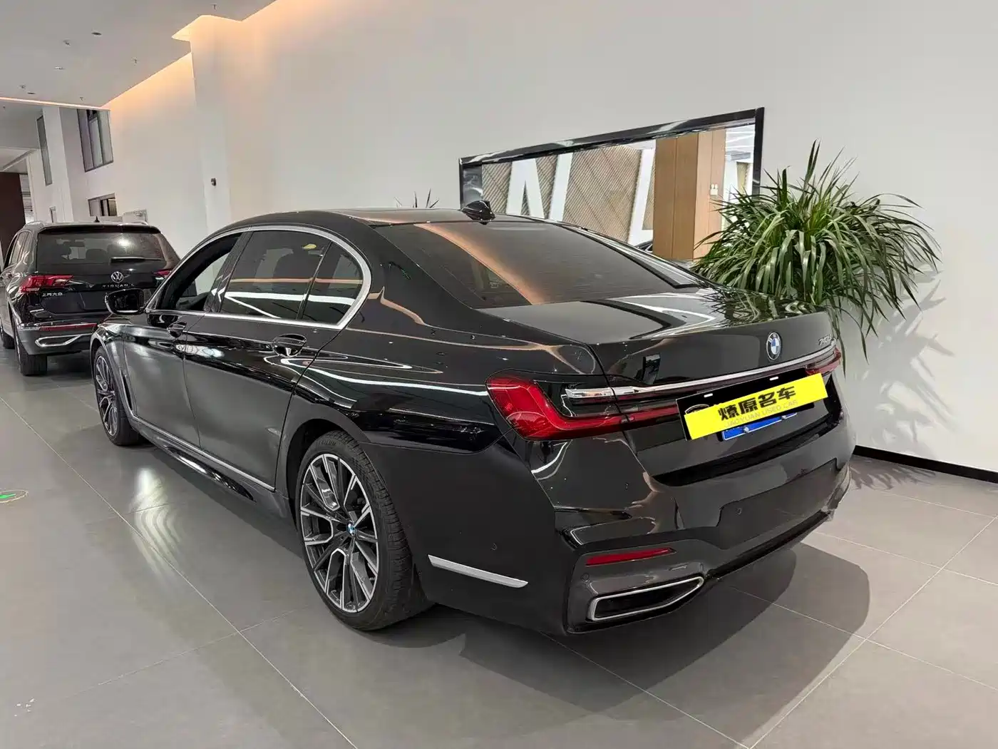 BMW 7 Series 2019 Facelift 740Li Leading M Sport Package фото 3