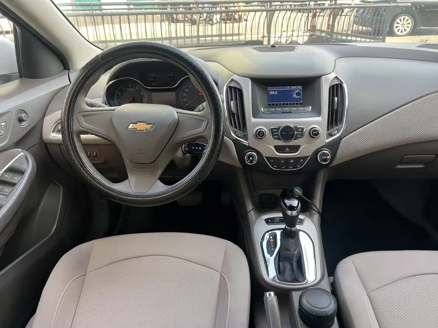 Chevrolet Cruze 2015 1.5L Automatic Fashion Navigation Edition фото 20
