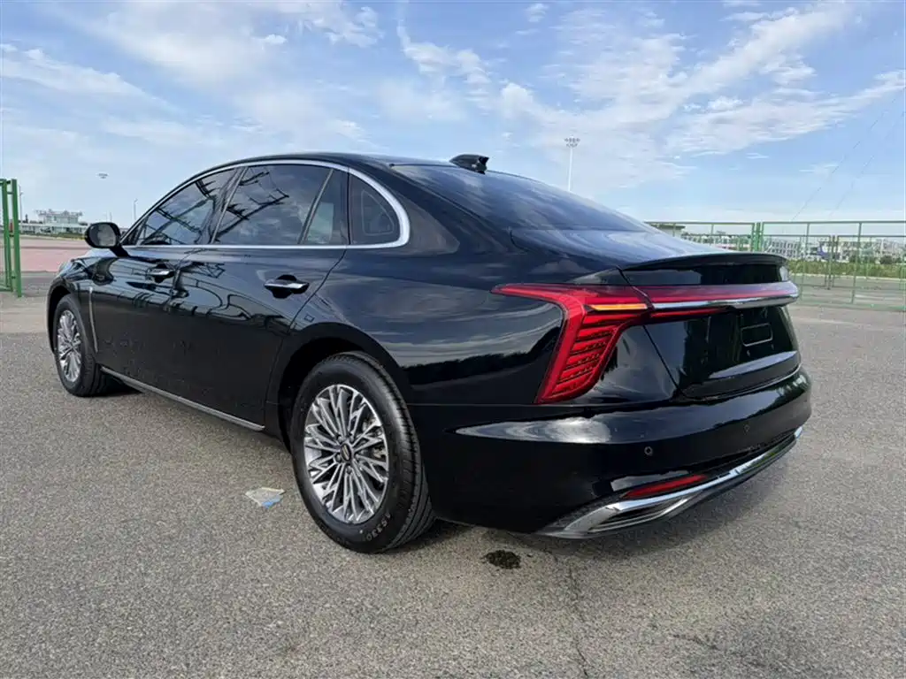 Hongqi H5 2024 1.5T DCT Smart Connect Flag Rhythm Edition фото 10