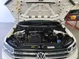 صورة 20 - Volkswagen Tharu