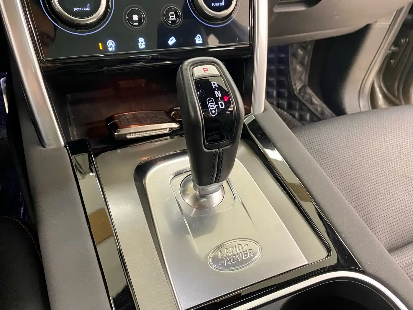 Land Rover Discovery Sport 2022 Model Facelift 249PS R-Dynamic S Performance Edition 5-seater фото 6
