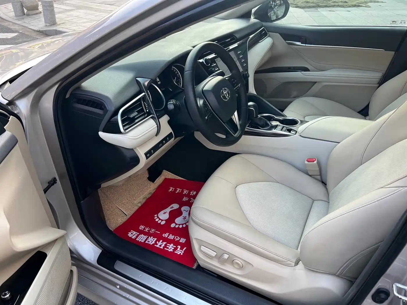 Toyota Camry 2018 2.5G Luxury Edition фото 4