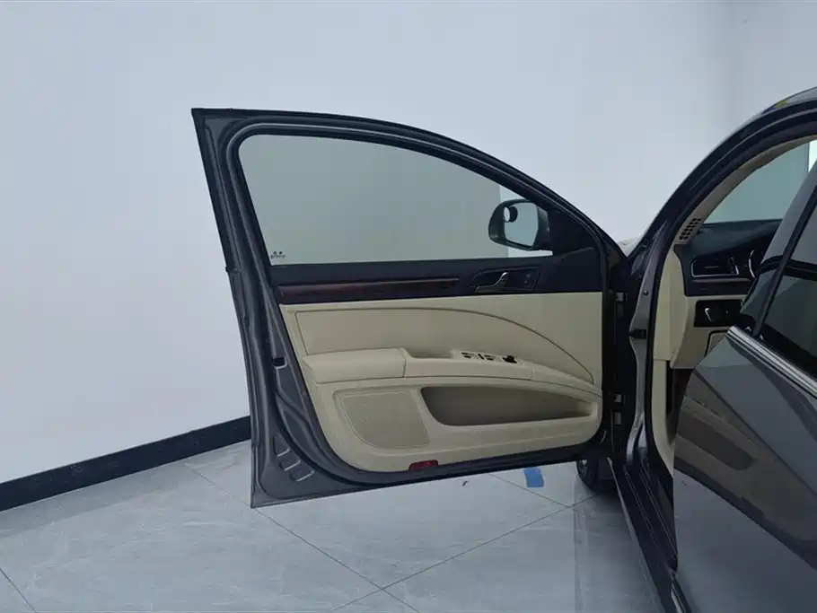 Škoda Superb 2009 1.8TSI Automatic Elegance фото 7