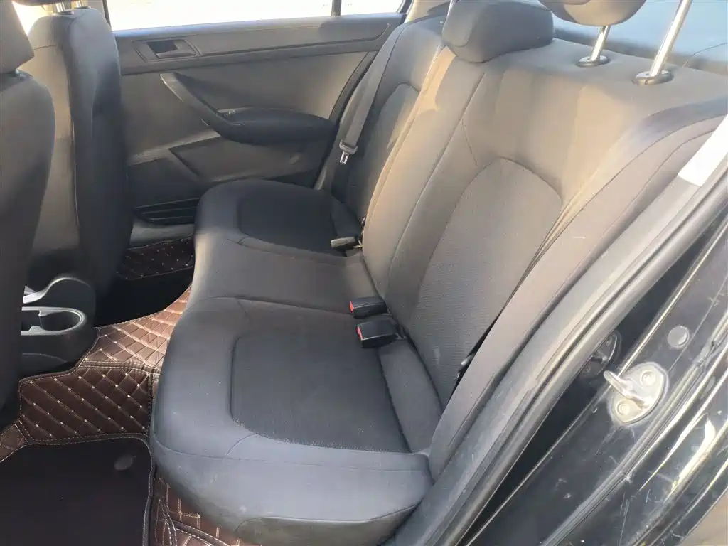 Volkswagen Santana 2015 1.4L Manual Trend Edition фото 17