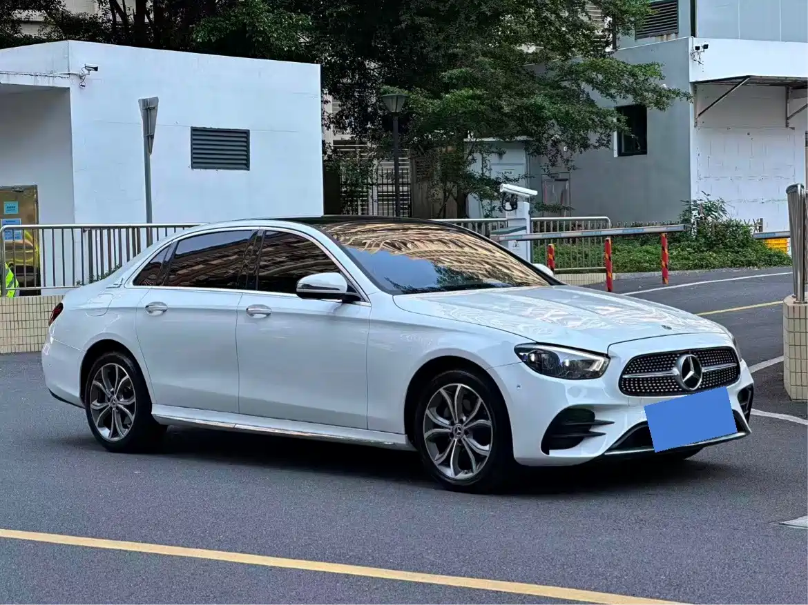 Photo 2 - Mercedes-Benz E-Class