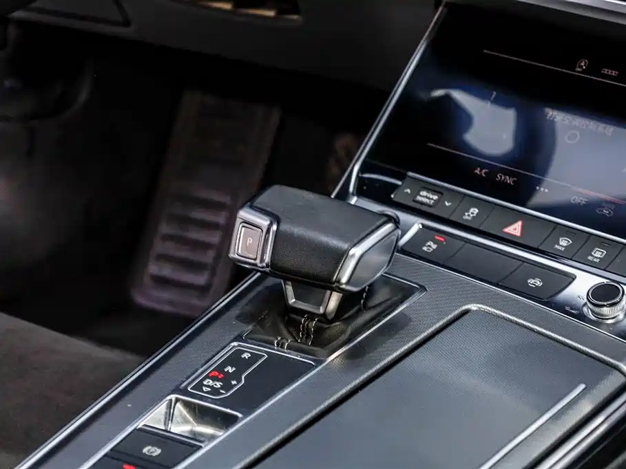 Audi A7L 2024 45TFSI S-line Dream Edition Crystal Package фото 28