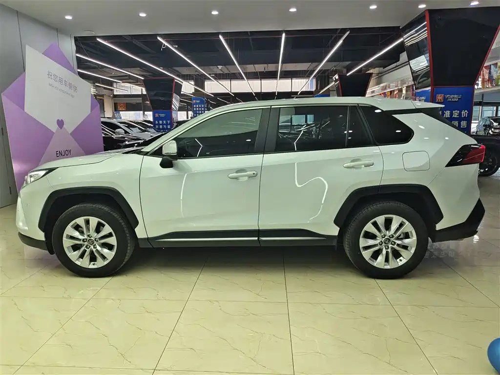 Toyota Wildlander 2022 2.0L CVT FWD Leading Edition фото 7