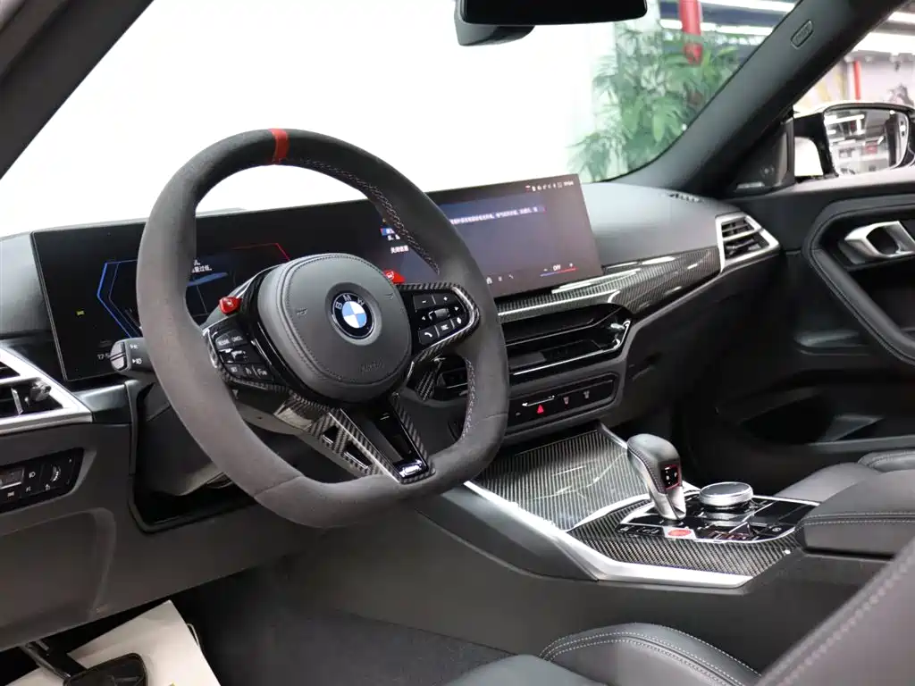 BMW M2 2024 M2 фото 10