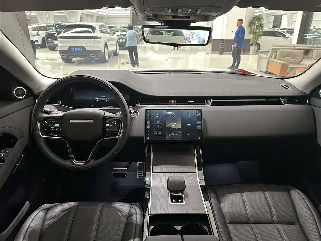 Land Rover Range Rover Evoque 2026 Range Rover Evoque L SE фото 13