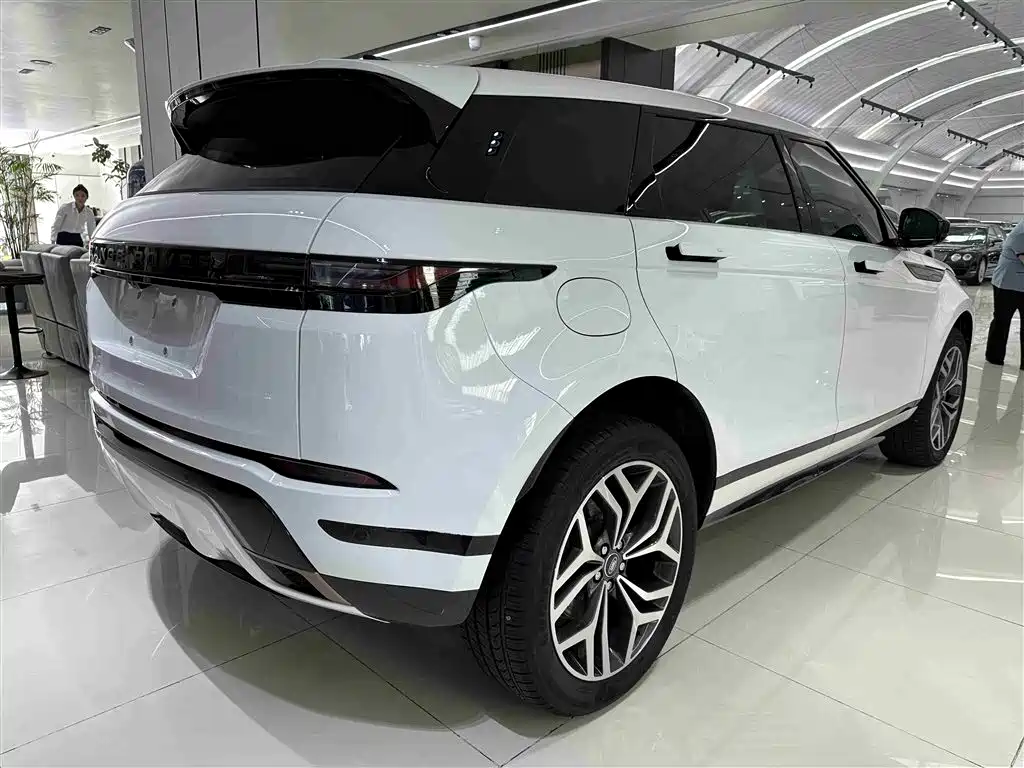 Land Rover Range Rover Evoque 2026 Range Rover Evoque L SE фото 18