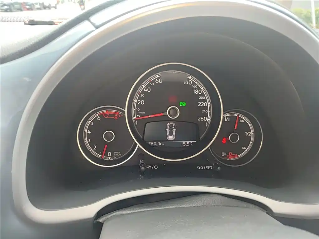 Volkswagen Beetle 2018 180TSI Easy Joy Edition фото 4