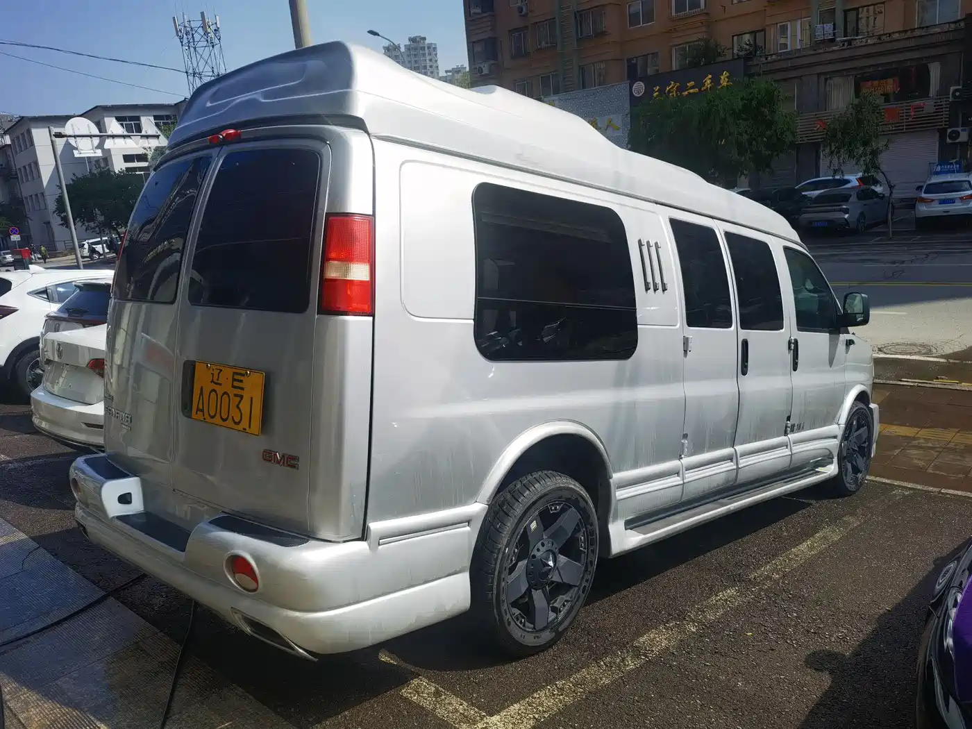 GMC Savana 2012 2011 6.0L Business Star 10-seater