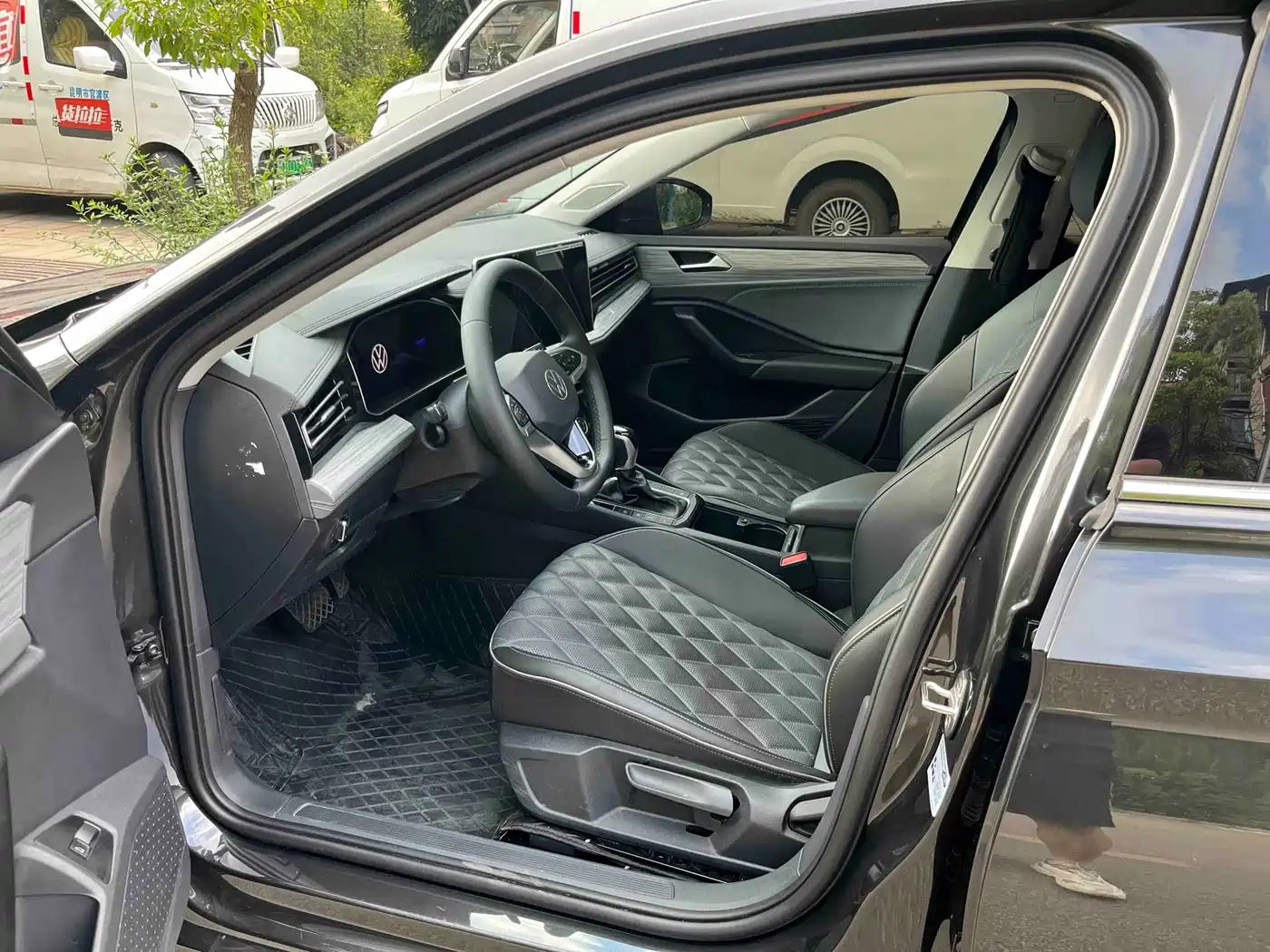 Volkswagen Sagitar 2025 300TSI DSG Surpass Edition фото 19