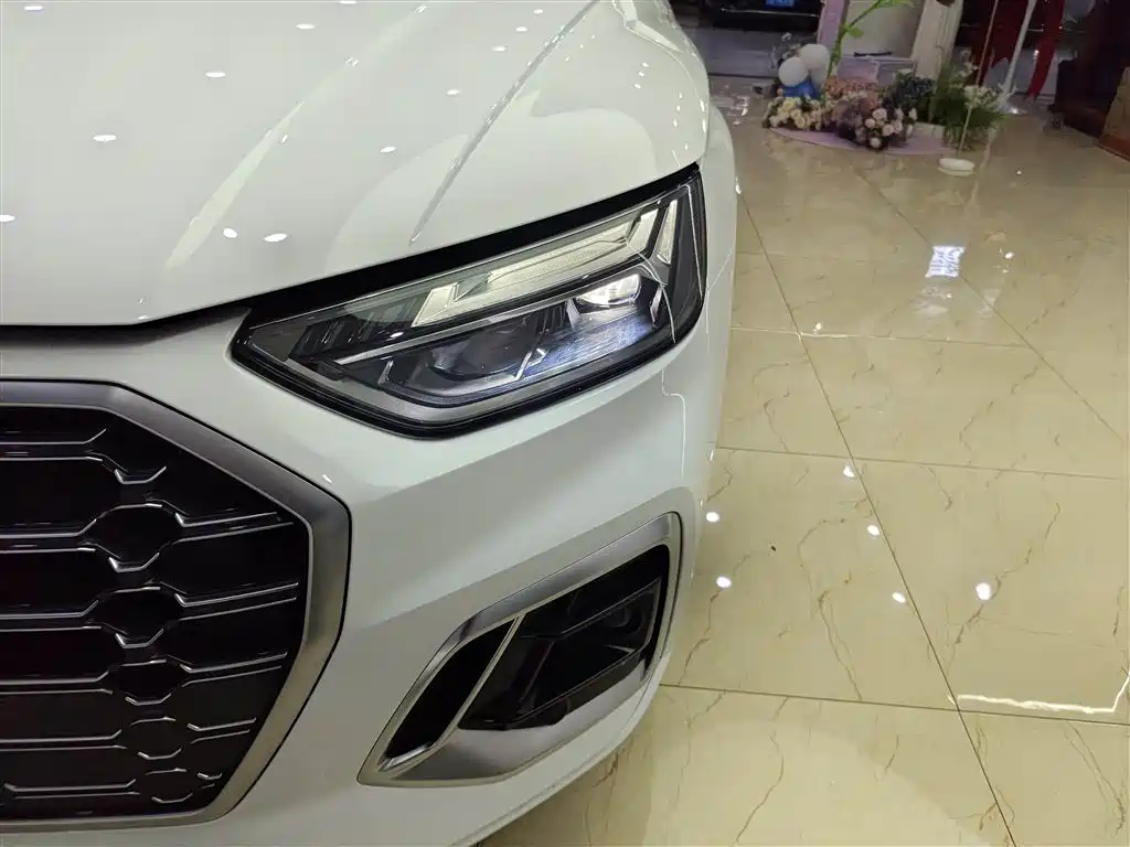 Audi Q5L 2022 40T Luxury Dynamic фото 9