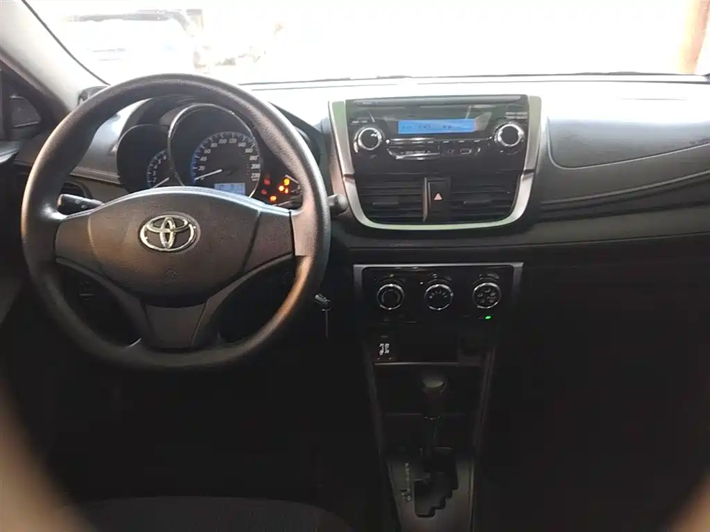 Toyota YARiS L Zhi Xuan 2019 1.5E CVT MeiDong Edition China VI фото 10