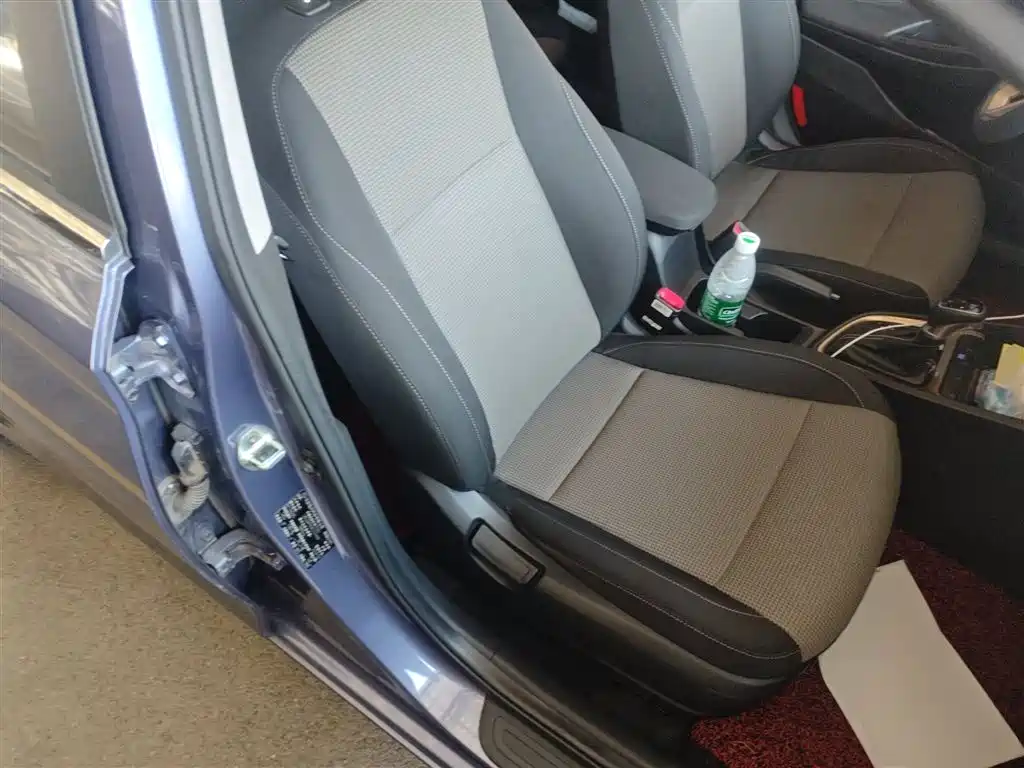 Hyundai Elantra 2018 1.6L Automatic Pleasing Edition GL China VI фото 25