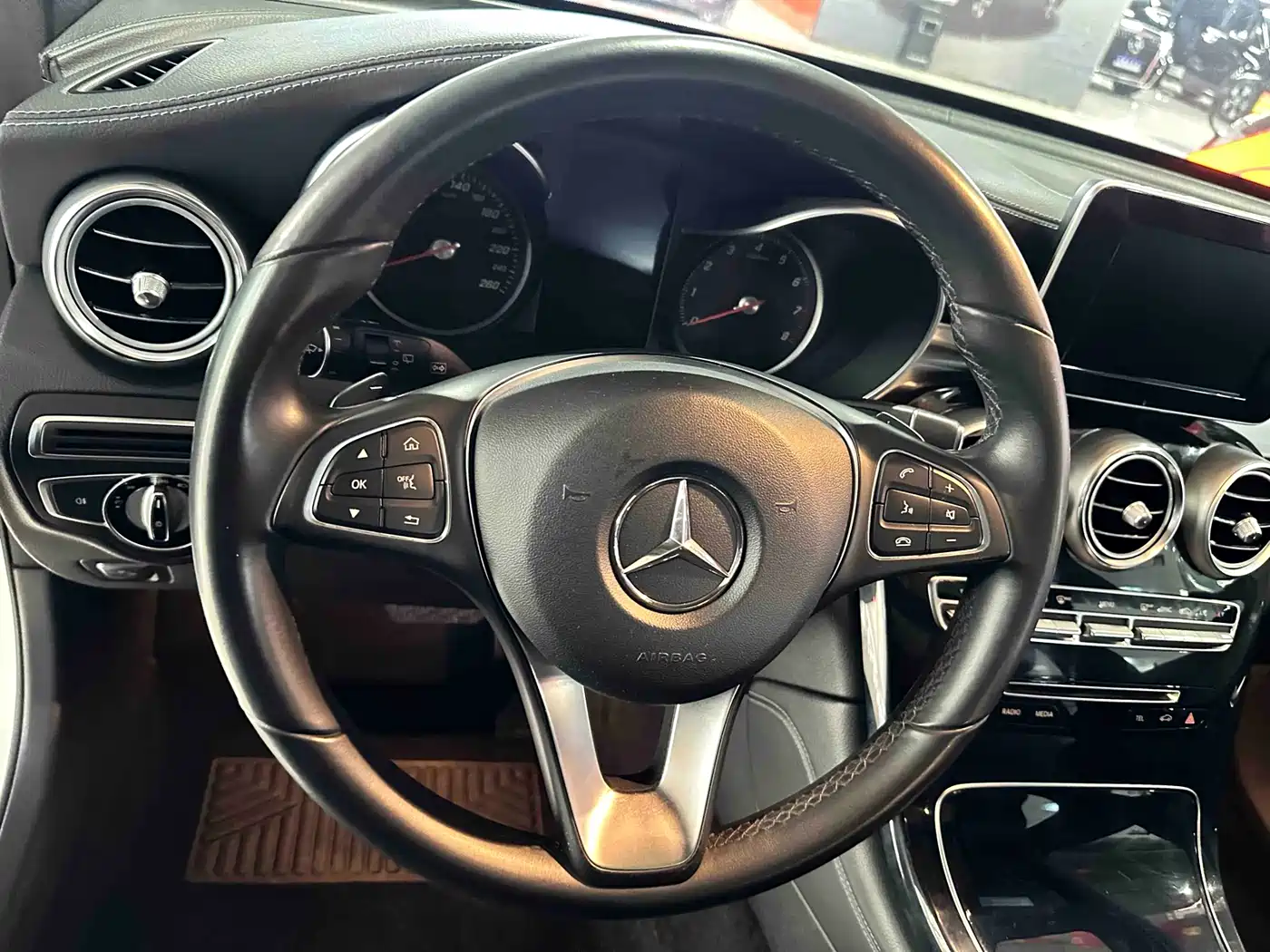 Mercedes-Benz GLC 2017 GLC 200 4MATIC фото 6