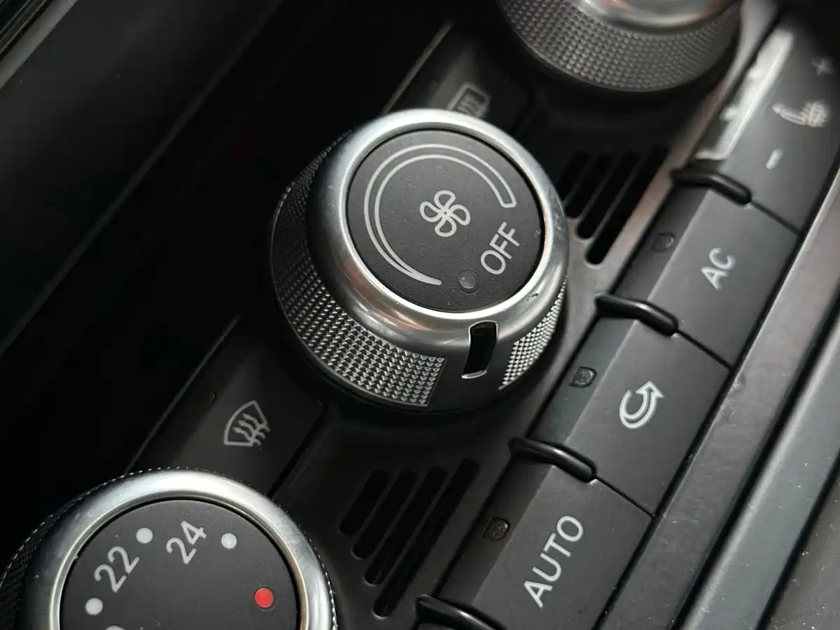 Audi TT 2012 2011 TT Coupe 2.0TFSI