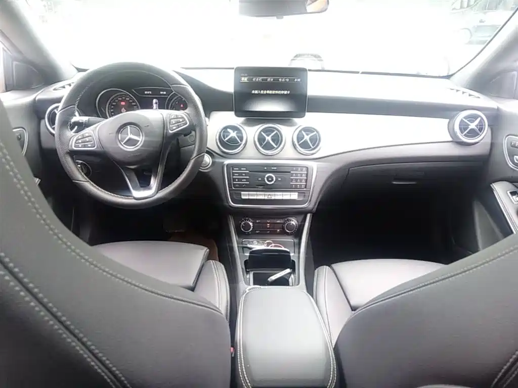 Mercedes-Benz CLA (Import) 2017 Facelift CLA 200 Style фото 10