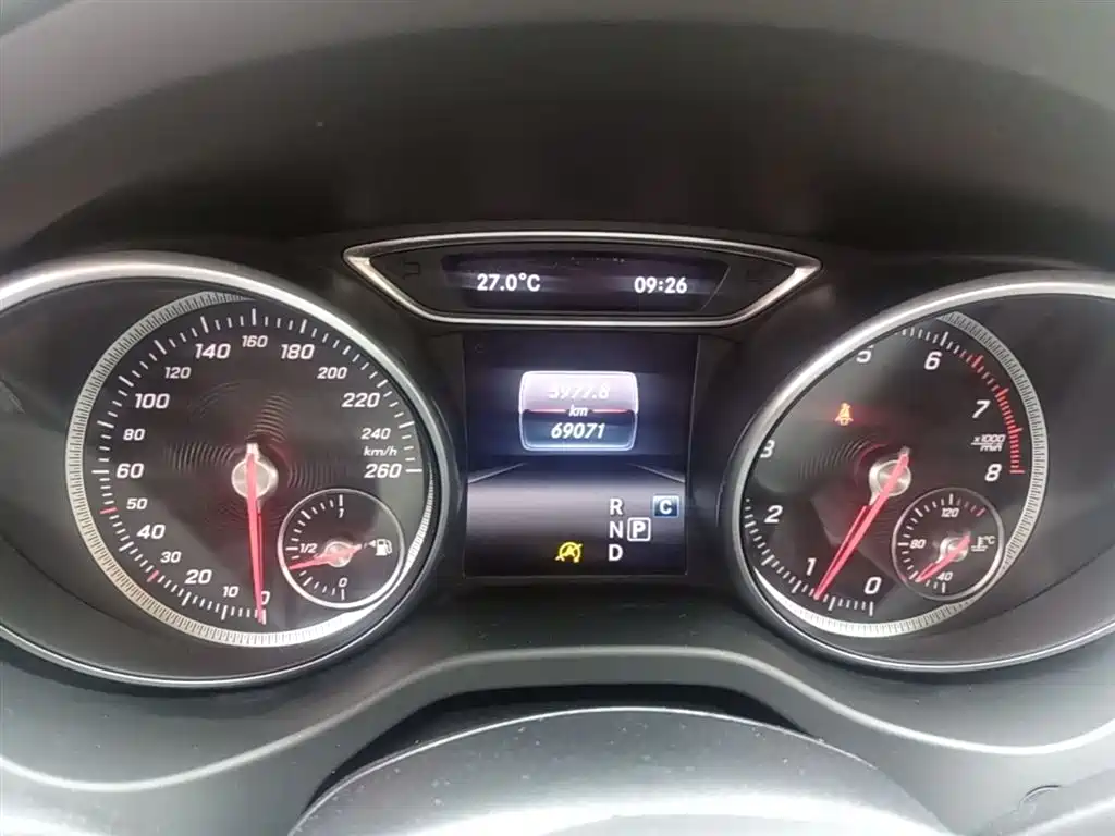 Mercedes-Benz CLA (Import) 2017 Facelift CLA 200 Style фото 12