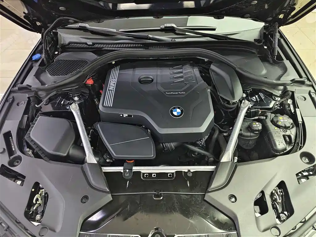 BMW 5 Series 2023 530Li xDrive M Sport Package фото 16