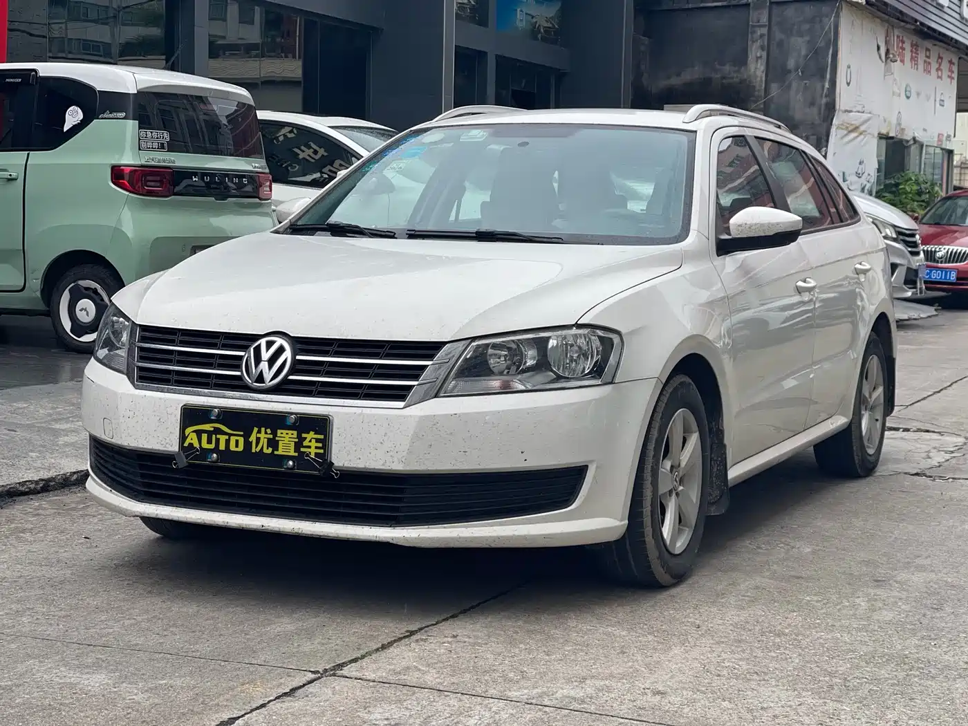 Volkswagen Lavida Tour 2013 1.6L Automatic Trend Style