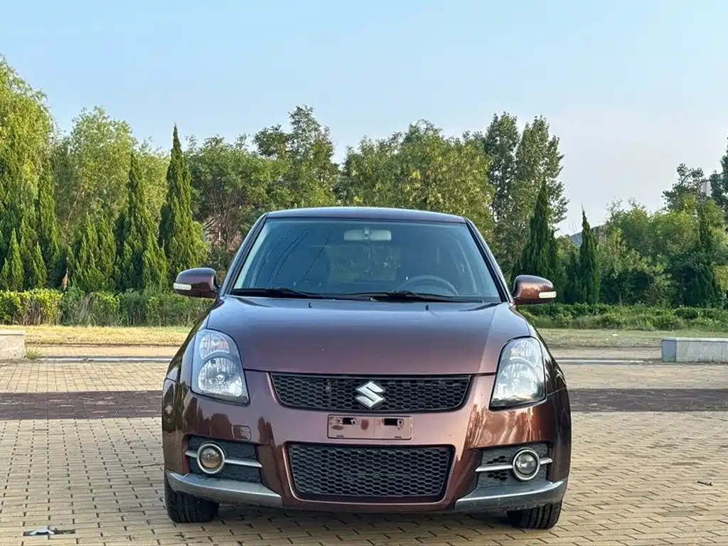 Photo 2 - Suzuki Swift