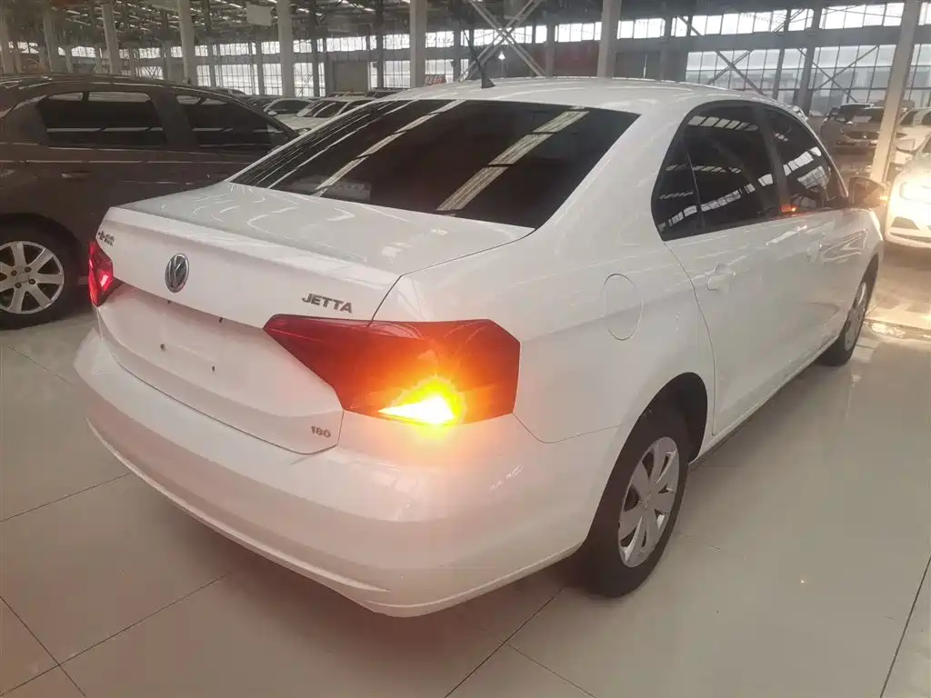 Volkswagen Jetta 2017 1.5L Manual Fashion фото 7